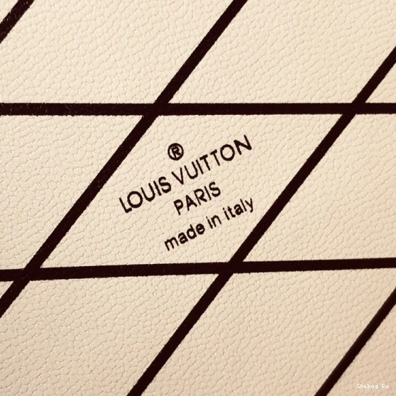 Louis BOITE CHAPEAU Alligator PETITE Vuitton With Leather 0821